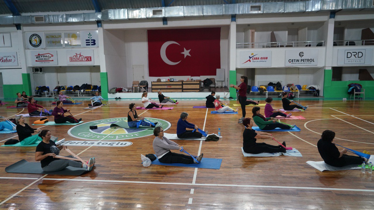 photo_2025-12-09_16-52-33 ATATÜRK GENÇLİK MERKEZİ'NDE DOLU DOLU KURS SEZONU