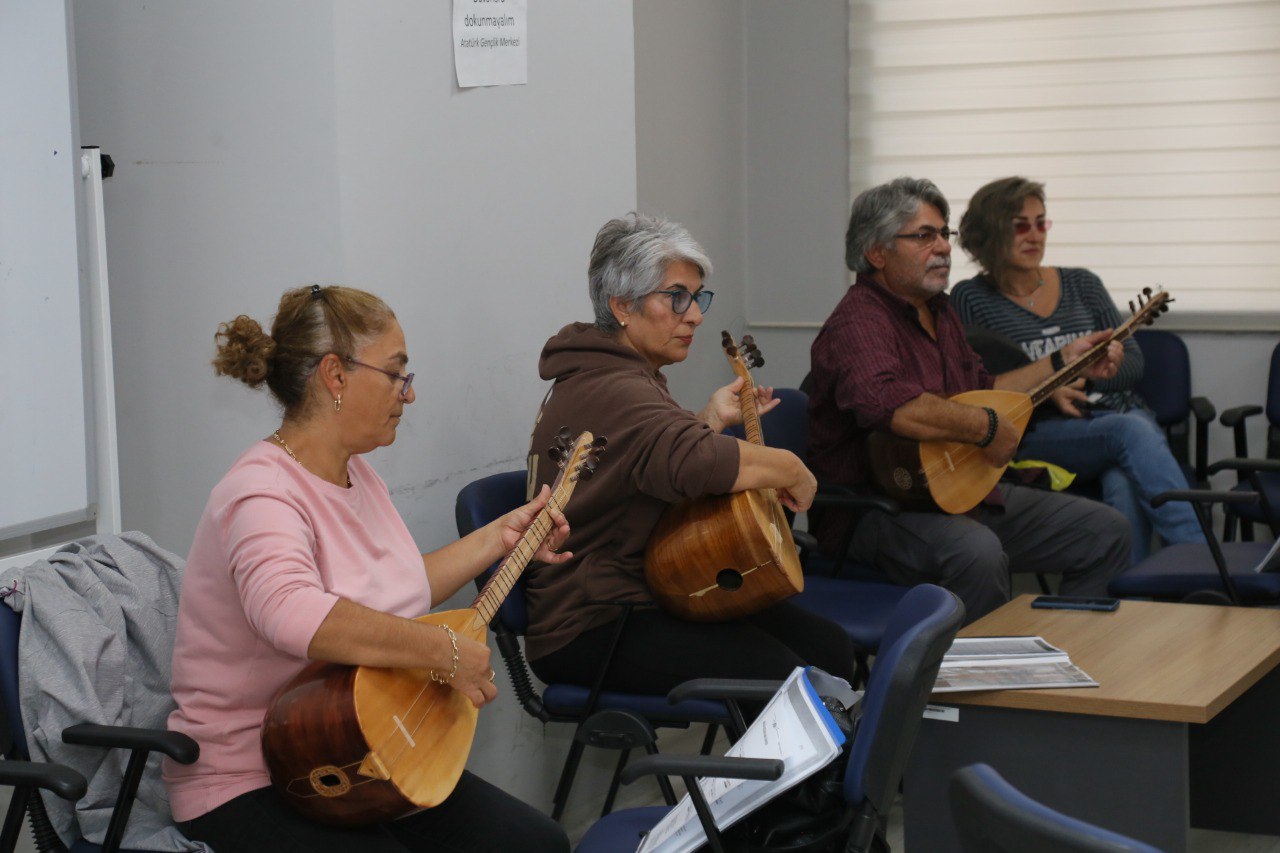 photo_2025-12-09_16-52-42 ATATÜRK GENÇLİK MERKEZİ'NDE DOLU DOLU KURS SEZONU