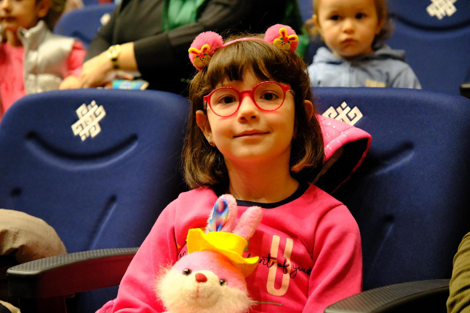 1-11 ALTIEYLÜL’DE SAHNE IŞIKLARI YANDI