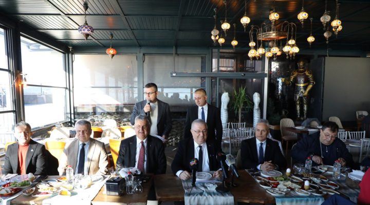 Başkan Ertaş, Gazetecilerle bir araya geldi