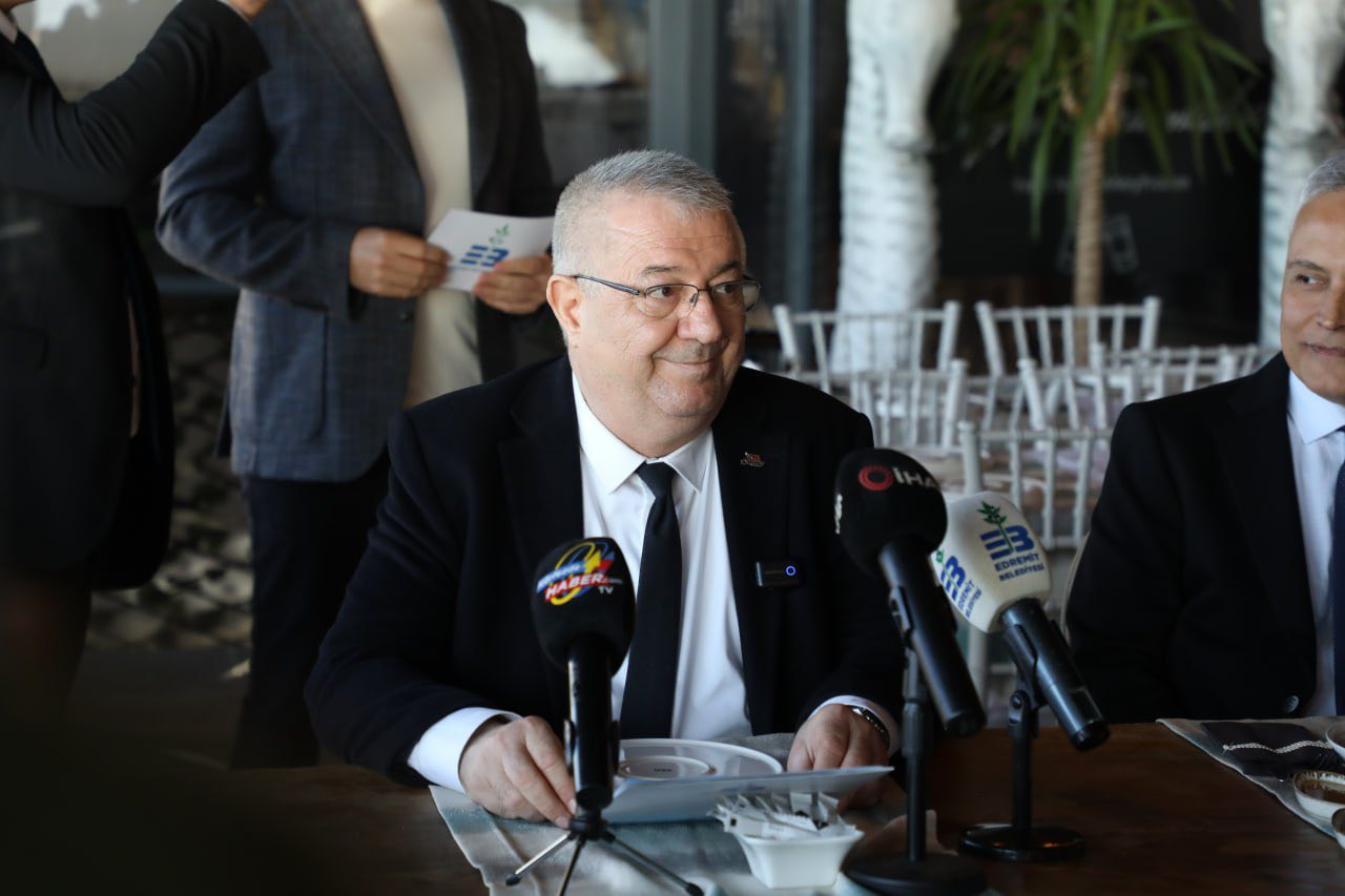 613844768_122231544788138429_2457350204323663436_n Başkan Ertaş, Gazetecilerle bir araya geldi