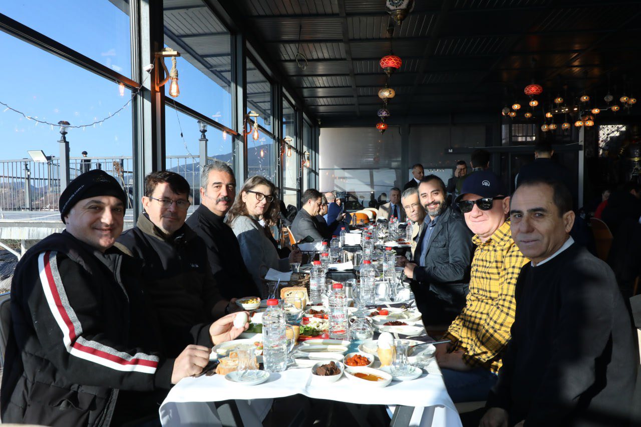 614156411_122231544530138429_3021086874537104924_n Başkan Ertaş, Gazetecilerle bir araya geldi