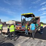 Buyuksehir belediyesi gonende son 1 ayda 3 kilometre yolu asfaltla kapladi