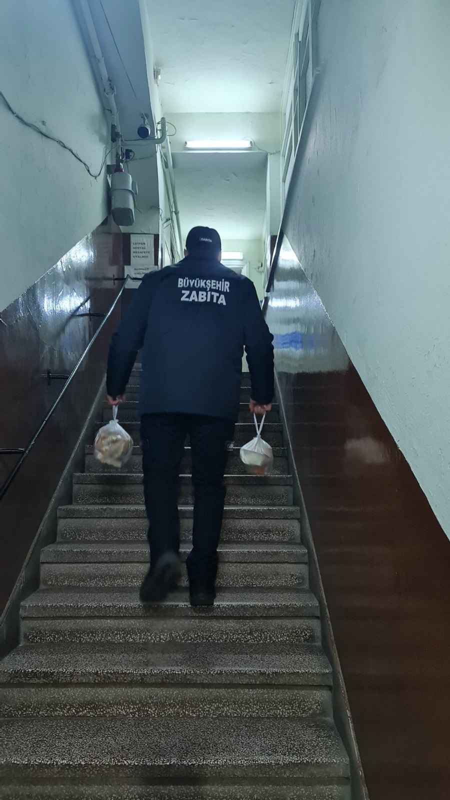 buyuksehir_belediyesi_zorlu_hava_kosullarinda_da_kimseyi_yalniz_birakmiyor_1 ---Büyükşehir Belediyesi, zorlu hava koşullarında da kimseyi yalnız bırakmıyor