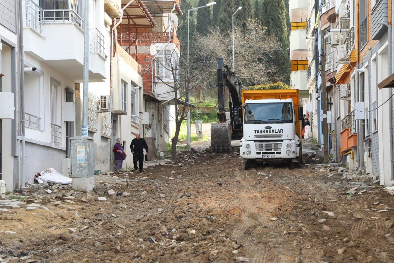 13 EDREMİT’TE HİZMET SEFERBERLİĞİ