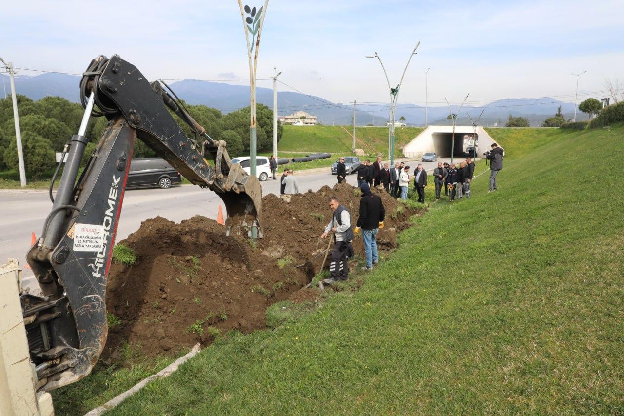 3 EDREMİT’TE HİZMET SEFERBERLİĞİ