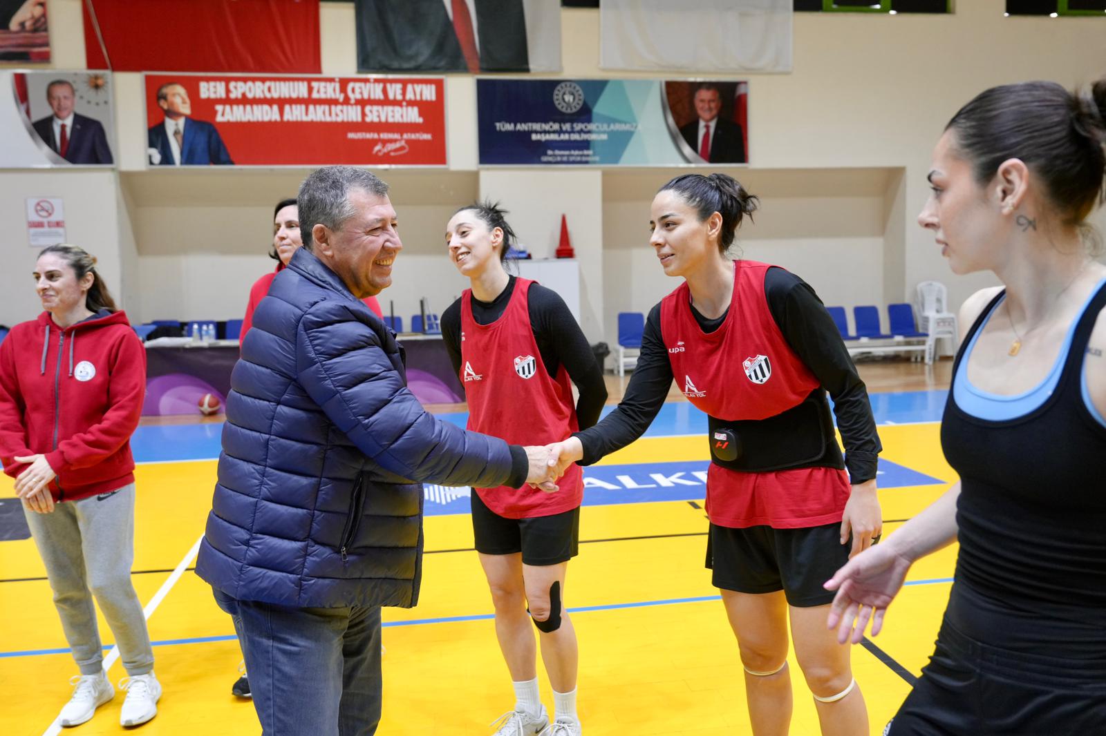 6 BURHANİYE BELEDİYESPOR'A MORAL ZİYARETLERİ GERÇEKLEŞTİ