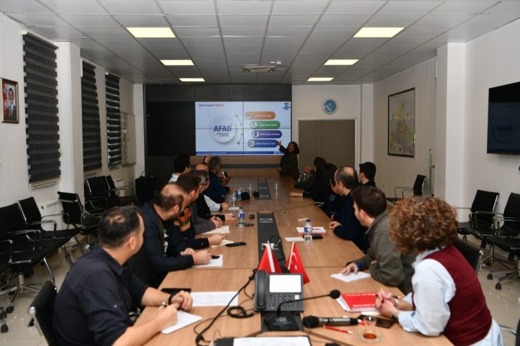 balikesir_buyuksehir_belediyesi_afetlere_karsi_direncli_balikesir_icin_egitmenler_yetistiriy_1-755x503 Balıkesir Büyükşehir Belediyesi, Afetlere Karşı Dirençli Balıkesir İçin Eğitmenler Yetiştiriyor