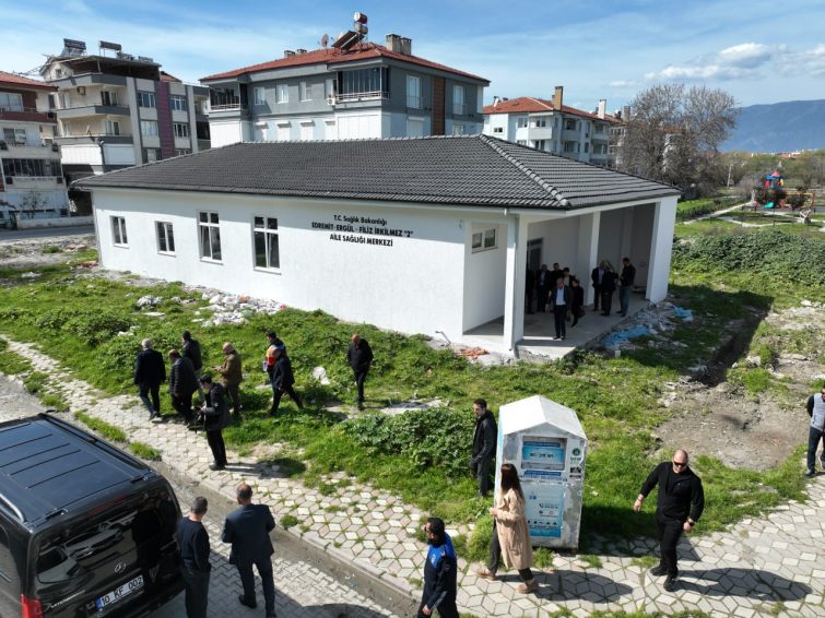 1056543637-Edremit-Belediyesiden-Narlidan-Bostanciya-saha-mesaisi-755x566 Edremit Belediyesi’den Narlı’dan Bostancı’ya saha mesaisi