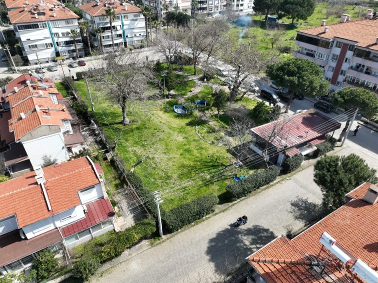 1056543824-Edremit-Belediyesiden-Narlidan-Bostanciya-saha-mesaisi-755x566 Edremit Belediyesi’den Narlı’dan Bostancı’ya saha mesaisi