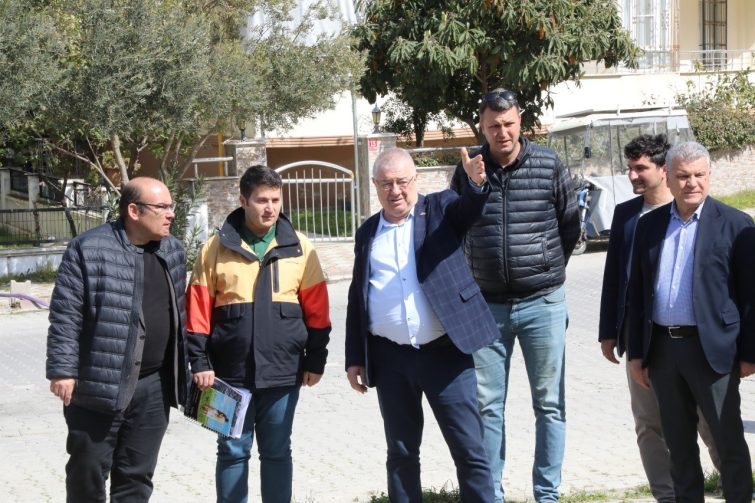 Edremit-Belediyesiden-Narlidan-Bostanciya-saha-mesaisi-755x503 Edremit Belediyesi’den Narlı’dan Bostancı’ya saha mesaisi