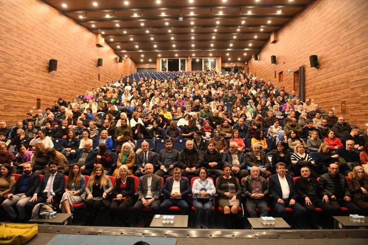 PHOTO-2026-03-09-11-47-12-755x503 ALTIEYLÜL’DE TİYATRO DOLU GECE