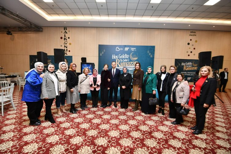 akin_muhtarlarla_iftarda_bir_araya_geldi_8-755x503 Akın, muhtarlarla iftarda bir araya geldi