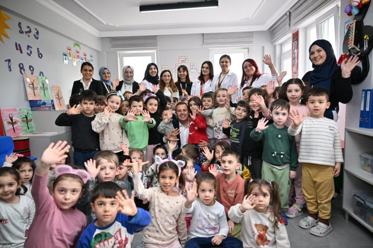 akindan_kuvayimilliye_balcocuk_gunduz_bakimevine_ziyaret_6-755x503 Akın’dan Kuvayımilliye Balçocuk Gündüz Bakımevi’ne ziyaret