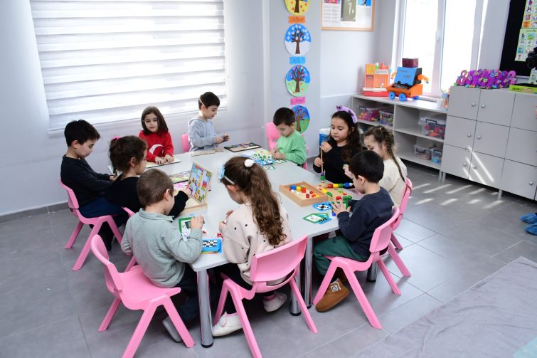 akindan_kuvayimilliye_balcocuk_gunduz_bakimevine_ziyaret_8-755x503 Akın’dan Kuvayımilliye Balçocuk Gündüz Bakımevi’ne ziyaret