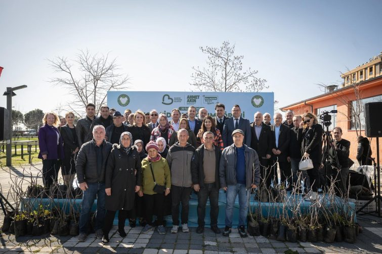 akindan_ureticilere_yuzde_100_hibeli_incir_fidani_destegi_2-755x503 Akın’dan üreticilere yüzde 100 hibeli incir fidanı desteği