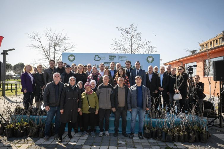 akindan_ureticilere_yuzde_100_hibeli_incir_fidani_destegi_9-755x503 Akın’dan üreticilere yüzde 100 hibeli incir fidanı desteği