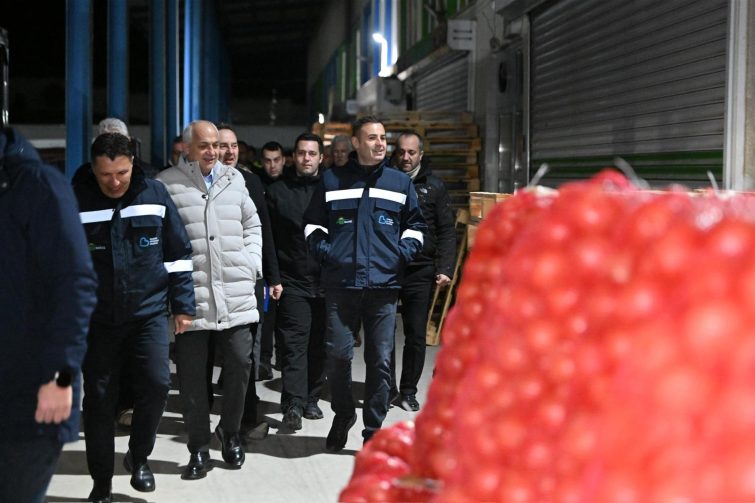 baskan_akin_sahurunu_hal_esnafiyla_birlikte_yapti_2-755x503 Başkan Akın, sahurunu hal esnafıyla birlikte yaptı