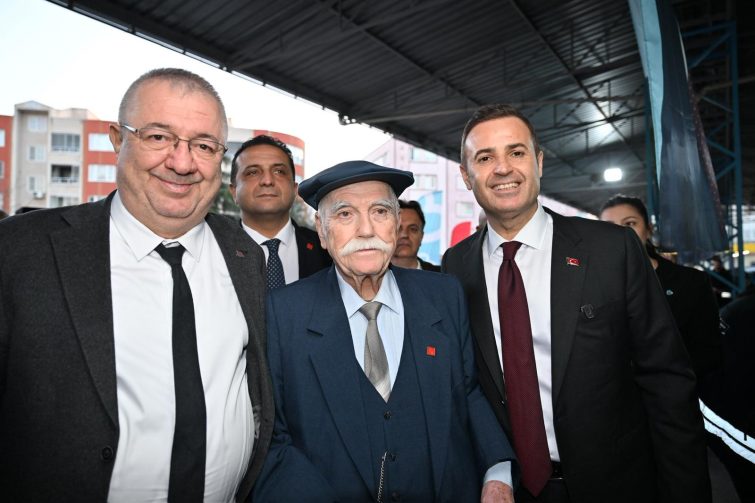 buyuksehirin_bereket_sofrasi_edremitte_kuruldu_5-755x503 Büyükşehir’in bereket sofrası Edremit’te kuruldu