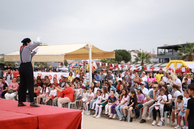 2-755x503 BURHANİYE’DE 23 NİSAN RUHUNA YAKIŞIR KUTLAMA