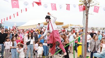 BURHANİYE’DE 23 NİSAN RUHUNA YAKIŞIR KUTLAMA