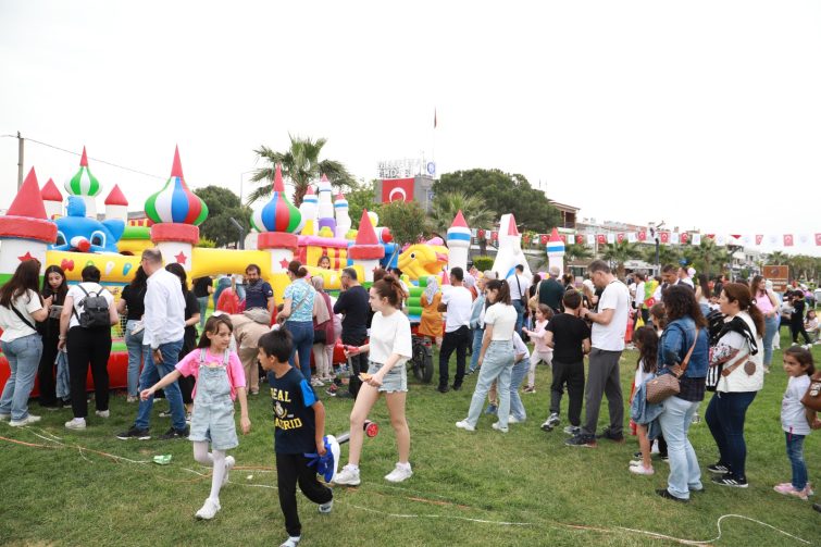 4-755x503 BURHANİYE’DE 23 NİSAN RUHUNA YAKIŞIR KUTLAMA