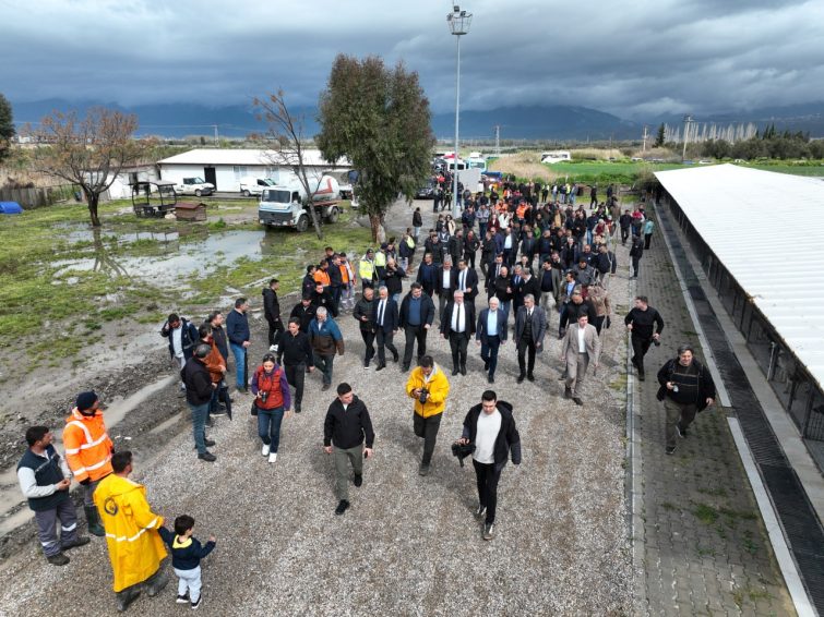 DOGAL-YASAM-ALANI-BINLERIN-KATILIMIYLA-ACILDI-3-755x566 EDREMİT’TE CAN DOSTLAR DOĞAL YAŞAM ALANINA KAVUŞTU