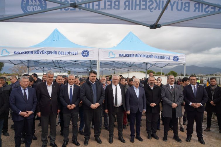 DOGAL-YASAM-ALANI-BINLERIN-KATILIMIYLA-ACILDI-4-755x503 EDREMİT’TE CAN DOSTLAR DOĞAL YAŞAM ALANINA KAVUŞTU