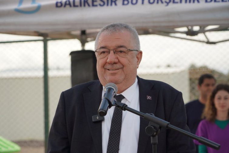 DOGAL-YASAM-ALANI-BINLERIN-KATILIMIYLA-ACILDI-5-755x503 EDREMİT’TE CAN DOSTLAR DOĞAL YAŞAM ALANINA KAVUŞTU