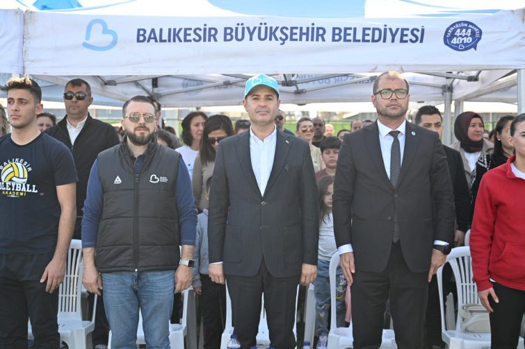 akin_23_nisan_bagimsizligimizin_birligimizin_ve_sarsilmaz_inancimizin_tum_dunyaya_ilanidir_12-755x503 Akın: “23 Nisan; bağımsızlığımızın, birliğimizin ve sarsılmaz inancımızın tüm dünyaya ilanıdır”