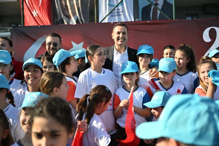 akin_23_nisan_bagimsizligimizin_birligimizin_ve_sarsilmaz_inancimizin_tum_dunyaya_ilanidir_18-755x503 Akın: “23 Nisan; bağımsızlığımızın, birliğimizin ve sarsılmaz inancımızın tüm dünyaya ilanıdır”