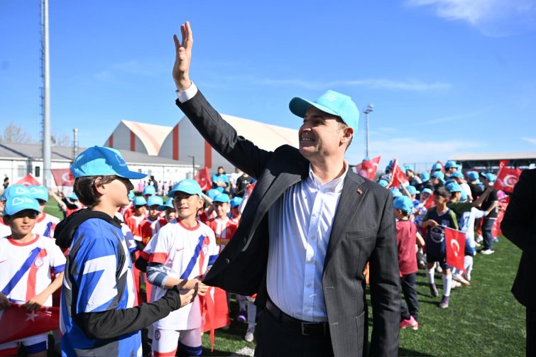 akin_23_nisan_bagimsizligimizin_birligimizin_ve_sarsilmaz_inancimizin_tum_dunyaya_ilanidir_20-755x503 Akın: “23 Nisan; bağımsızlığımızın, birliğimizin ve sarsılmaz inancımızın tüm dünyaya ilanıdır”