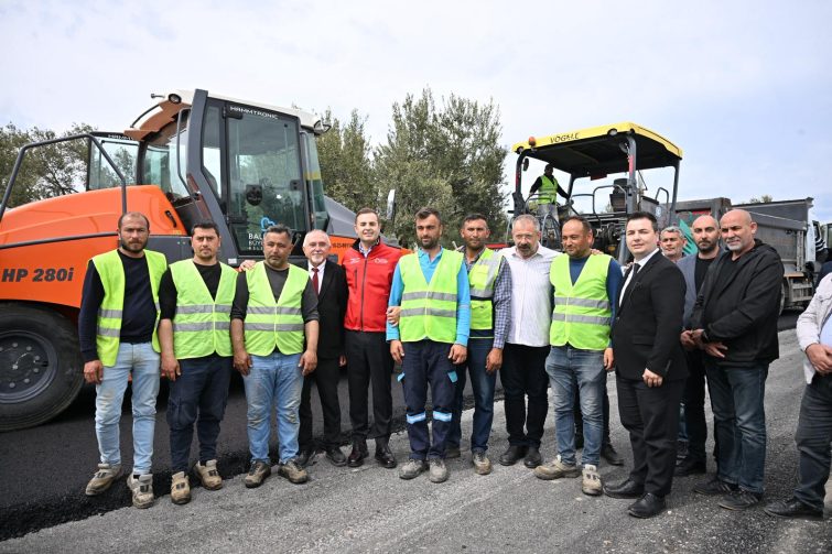 buyuksehir_yaz_kis_demeden_yol_calismalarina_devam_ediyor_2-755x503 BÜYÜKŞEHİR YAZ KIŞ DEMEDEN YOL ÇALIŞMALARINA DEVAM EDİYOR