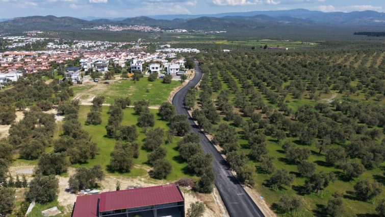 buyuksehir_yaz_kis_demeden_yol_calismalarina_devam_ediyor_3-755x425 BÜYÜKŞEHİR YAZ KIŞ DEMEDEN YOL ÇALIŞMALARINA DEVAM EDİYOR