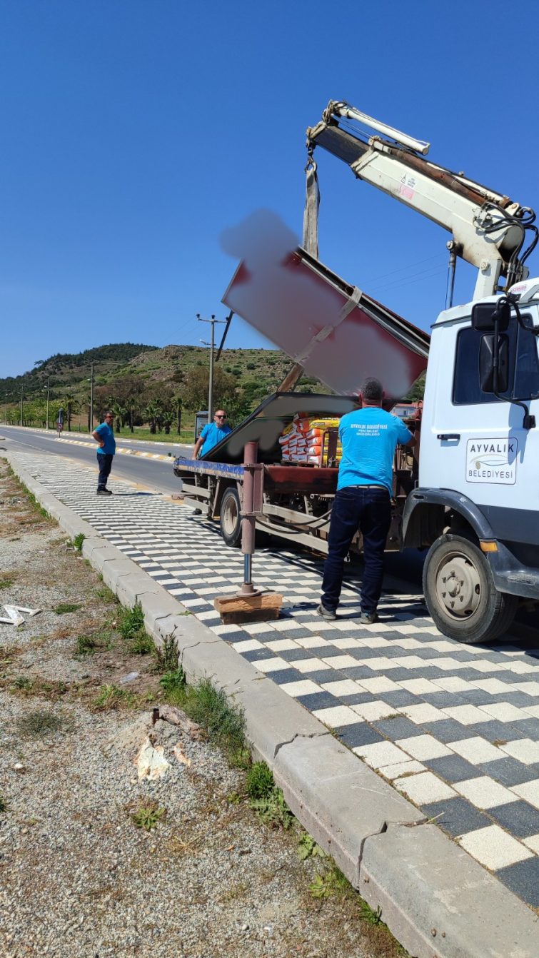 01-755x1342 Görüntü Kirliliği Yaratan Tabela ve Reklam Panolarına İzin Yok!
