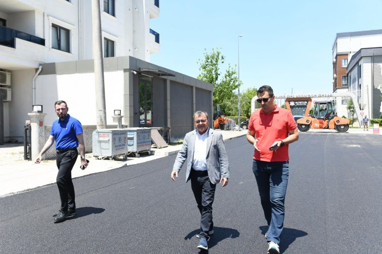 1-13-755x503 ALTIEYLÜL’DE ASFALT MESAİSİ ARALIKSIZ SÜRÜYOR