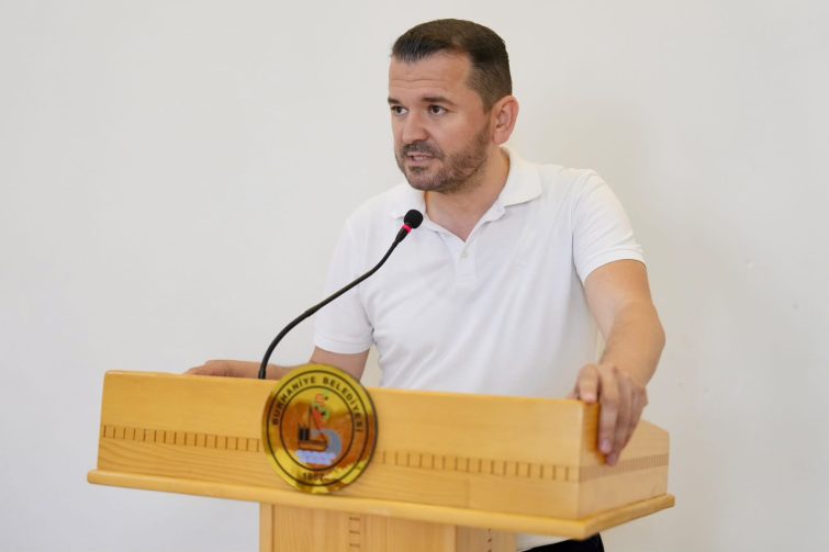 10-1-755x503 BURHANİYE BELEDİYESPOR’DA YENİ DÖNEM BAŞLADI