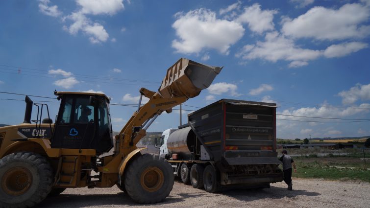 halk_istedi_baskan_akin_yol_cilesini_bitirdi_1-755x425 YILLARIN YOL SORUNU AHMET AKIN'LA ÇÖZÜLDÜ