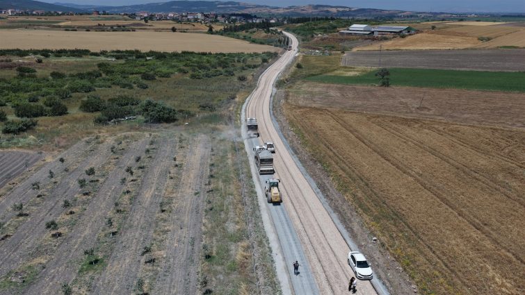 halk_istedi_baskan_akin_yol_cilesini_bitirdi_4-755x425 YILLARIN YOL SORUNU AHMET AKIN'LA ÇÖZÜLDÜ