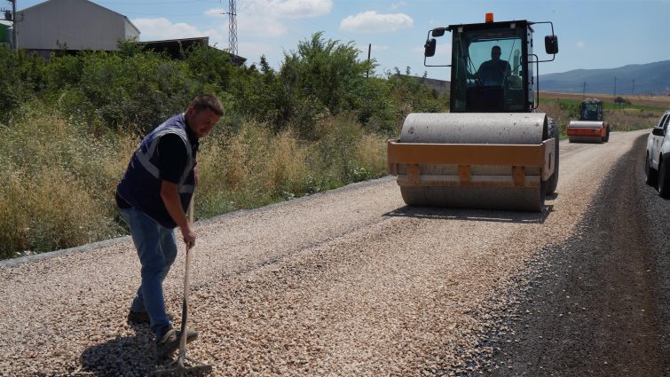 halk_istedi_baskan_akin_yol_cilesini_bitirdi_6-755x425 YILLARIN YOL SORUNU AHMET AKIN'LA ÇÖZÜLDÜ