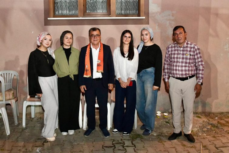 1-11-755x503 ALTIEYLÜL’DE YAZ COŞKUSUNUN İKİNCİ DURAĞI YAKUPKÖY OLDU