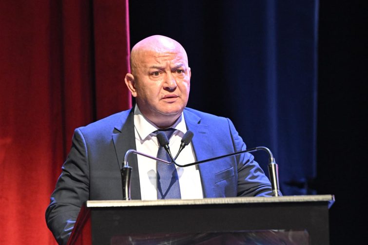 cumhuriyet_meydani_sosyal_merkezi_proje_yarismasinda_oduller_sahiplerini_buldu_6-755x503 Akın, "Balıkesir’imizi Değiştiriyor, Dönüştürüyor ve Güzelleştiriyoruz"
