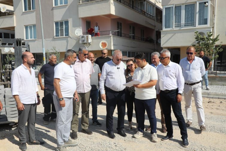 photo_2026-07-22_14-39-58-755x503 EDREMİT'TE YOL SEFERBERLİĞİ SÜRÜYOR