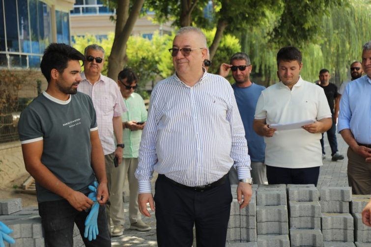 photo_2026-07-22_14-40-53-755x503 EDREMİT'TE YOL SEFERBERLİĞİ SÜRÜYOR