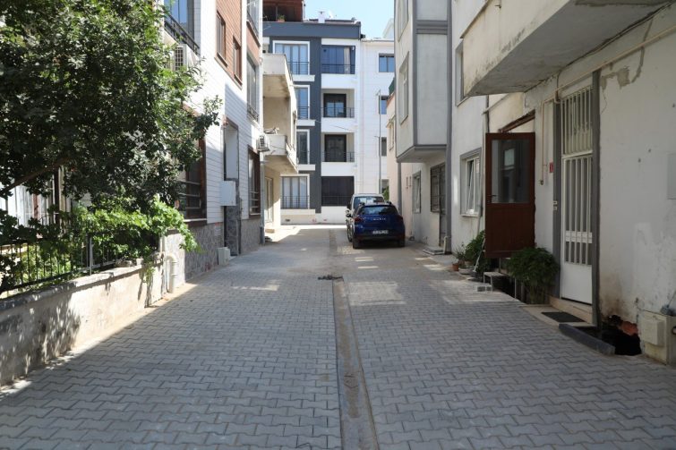 photo_2026-07-22_14-41-02-755x503 EDREMİT'TE YOL SEFERBERLİĞİ SÜRÜYOR