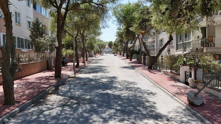 01-755x425 Ayvalık’ta yol dönüşümü 150 Evler Mahallesi’nden başladı