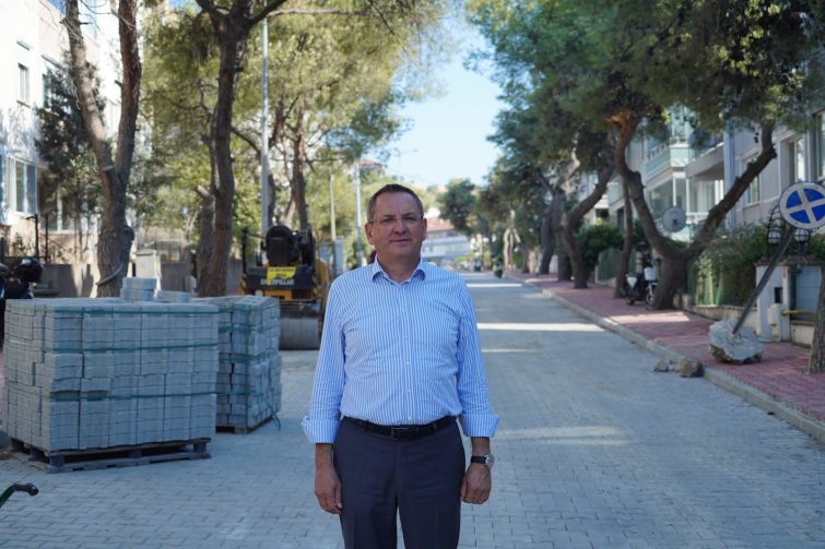 04-755x503 Ayvalık’ta yol dönüşümü 150 Evler Mahallesi’nden başladı