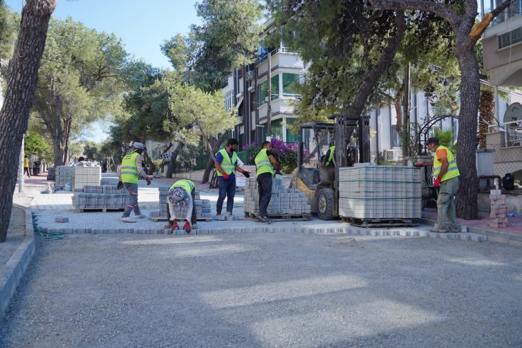 07-755x503 Ayvalık’ta yol dönüşümü 150 Evler Mahallesi’nden başladı