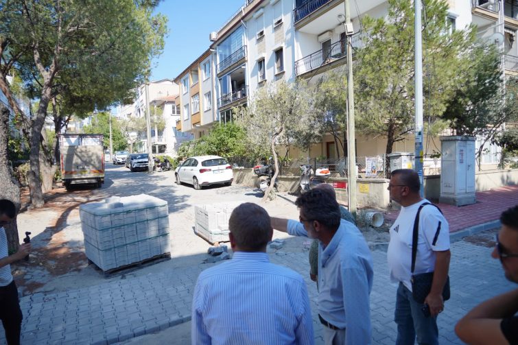08-755x503 Ayvalık’ta yol dönüşümü 150 Evler Mahallesi’nden başladı