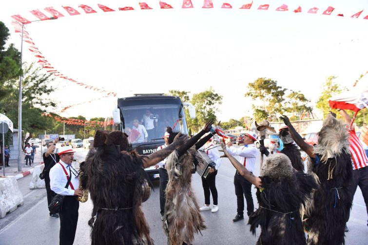 PHOTO-2026-08-27-10-14-40_1-755x504 ALTIEYLÜL’DE KURTULUŞ COŞKUSU ZİRVEYE ÇIKACAK